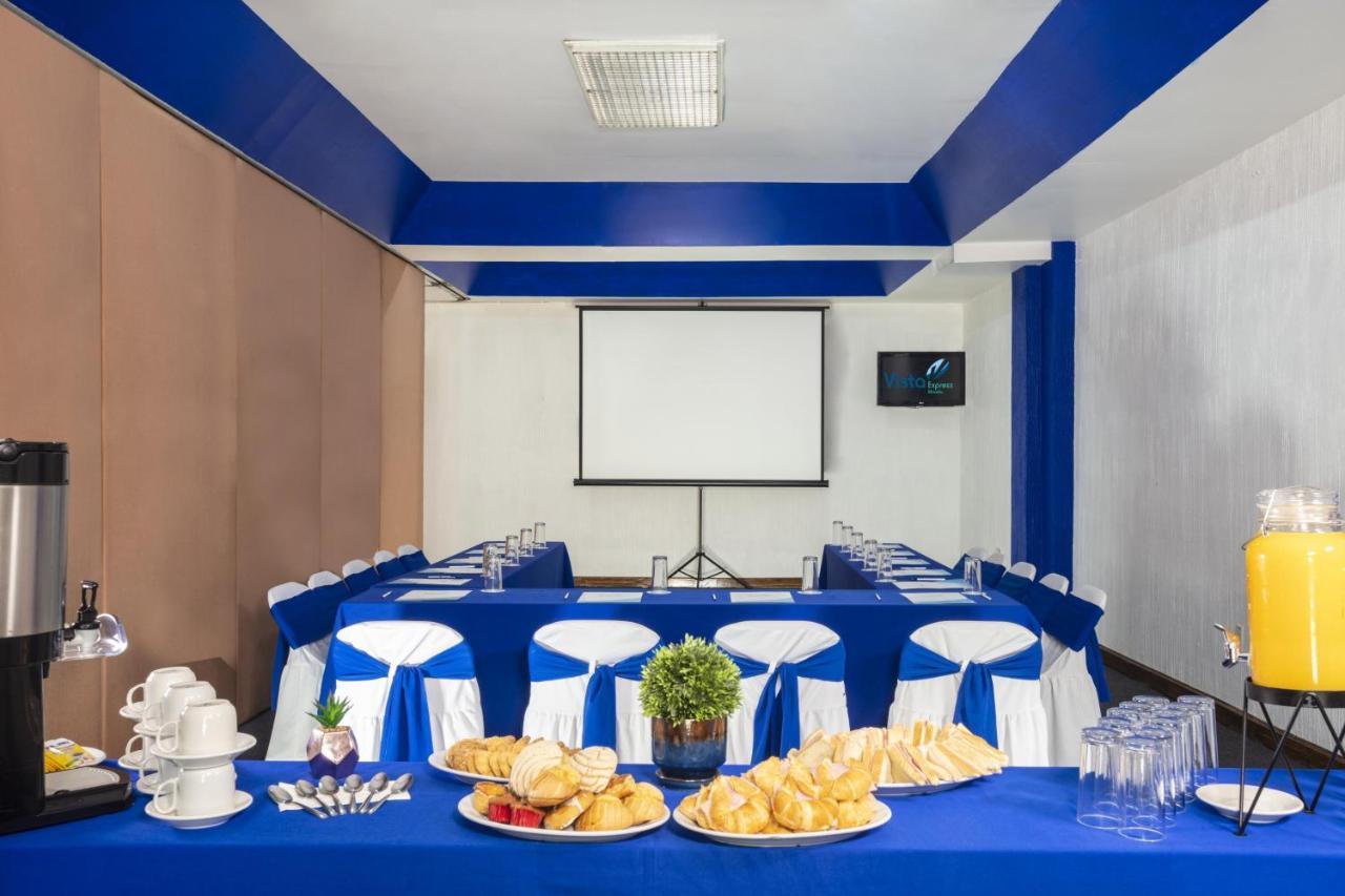 Vista Express By Arriva Hospitality Group Hotel Morelia